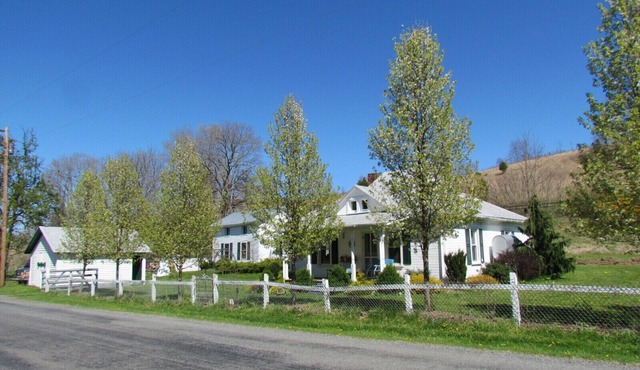 Eagle Annie's Cottage in Relaxing Highland County’s