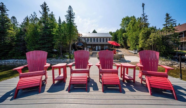 Eagle Bay - Waterfront w/sauna, hot tub and boat slip