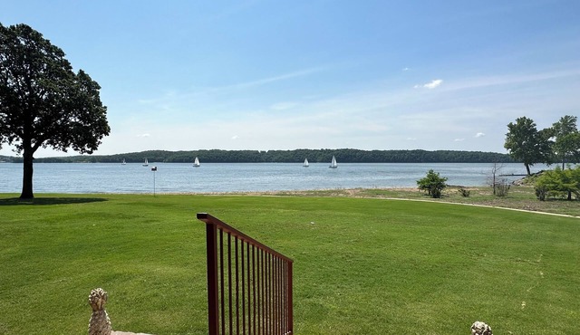 Eagle Beach- Waterfront, Large Beach, Next to Shangri-La