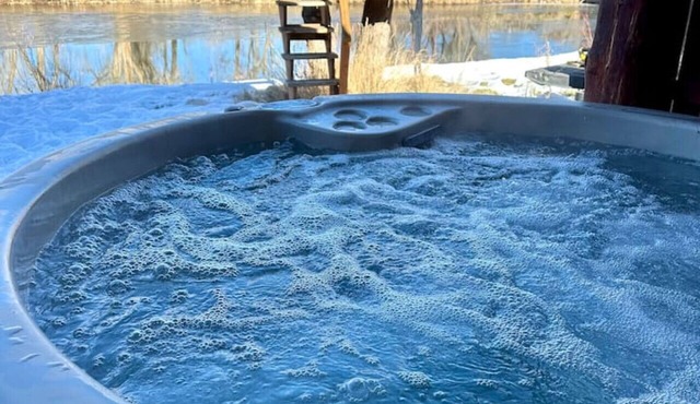 Eagle - Colorado River Cabin with Hot tub!