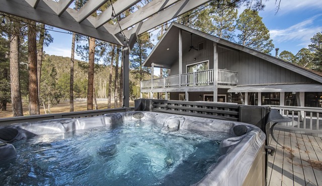 Eagle Creek Retreat | Park-Like Setting, Hot Tub, Privacy, Guest House