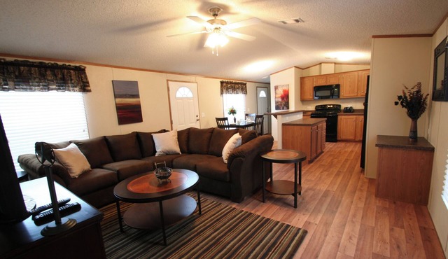 Eagle Ford Village Suites Dilley