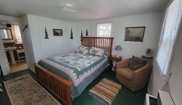Eagle Harbor- Harbor Pines: Summer at Harbor Pines Cottage – Beach Days & Harbor Nights