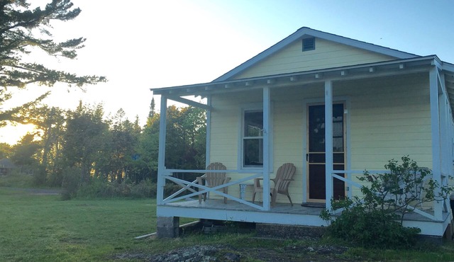 Eagle Harbor's Hilltop Cottage