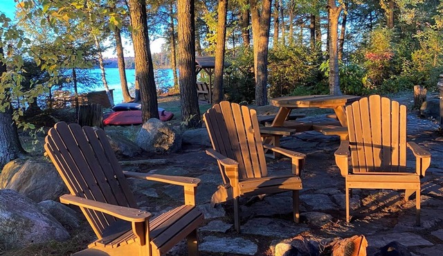 Eagle Lake (Near Sundridge and South River ON) Large Private Lakefront Cottage