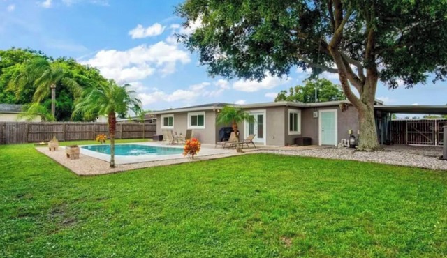 Eagle Landing 3 bedroom + 2 bath and HEATED pool
