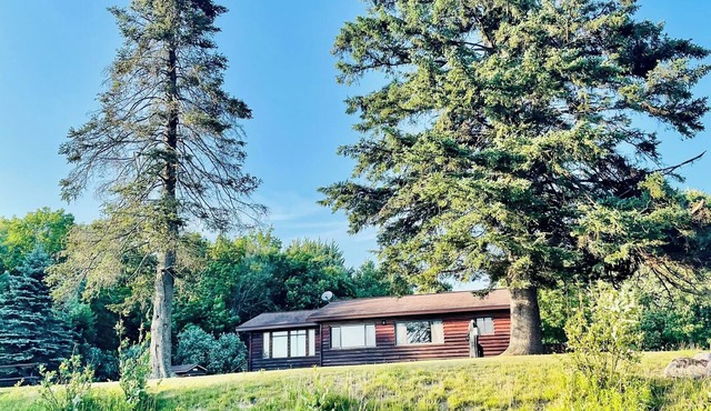 EAGLE LODGE - Large log cabin on the E. Fork of Chippewa River
