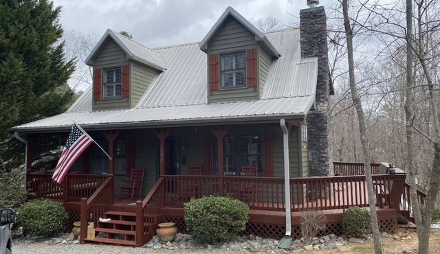 Eagle Mountain River Retreat 4/3 Pool Table, Jacuzzi & more