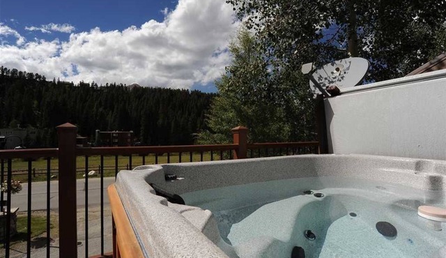 Eagle Ridge 2 Townhome with Private Hot Tub