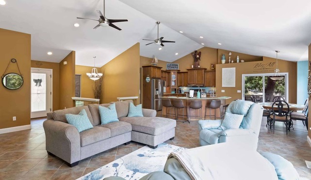 Eagle Ridge Retreat - Dock, Hot Tub & Game Room