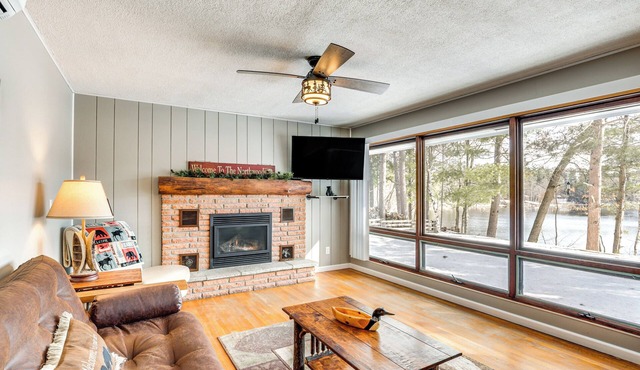 Eagle River: Snowmobile & Lakefront Escape