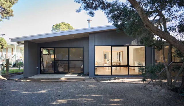 Eagle Rock - 400 meters to the beach!