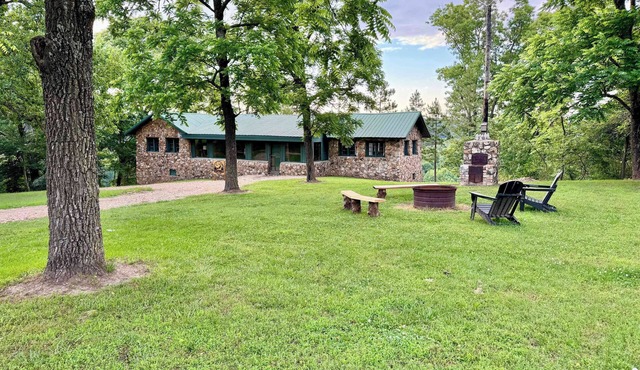 Eagle Rock Cabin Illinois River view