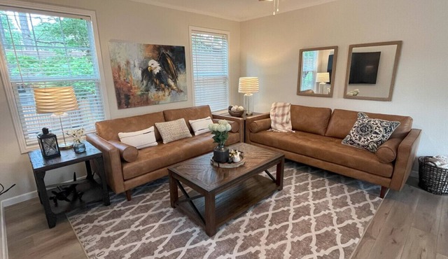 Eagle`s Cove · Waterfront Amazing View, King Bed, Deck