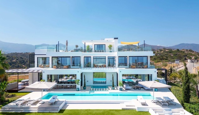 Eagle's Crown Hilltop Villa