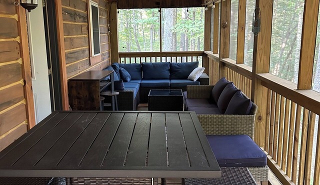Eagle's Landing - 1-bedroom cabin plus sleeping loft minutes from Patoka Lake