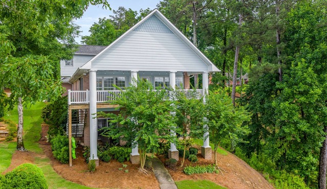 "Eagle's Landing" - 70" 4K HD TV w/surround sound, perfect for a family movie night!