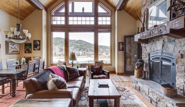 Eagle's Landing Cabin | Bronze Buffalo Ranch