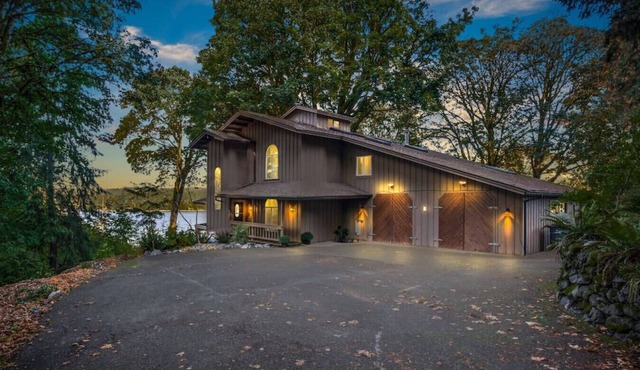 Eagle`s Lookout Lodge w/Hot Tub