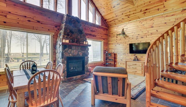 Eagle's Nest Cabin on Mille Lacs Lake: Boat + Fish