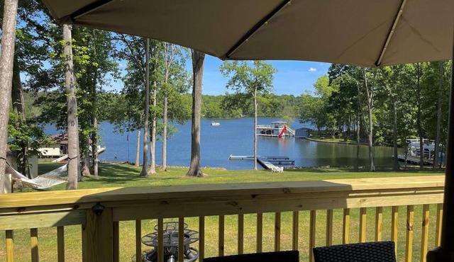 Eagle's Nest Cottage Fully Renovated 200' Waterfront, In Cove, Dock & More!