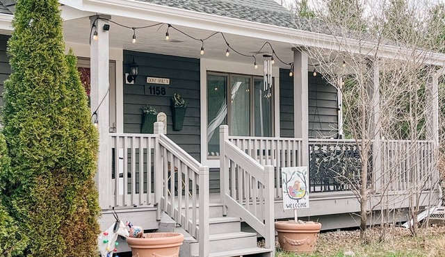 Eagle's Nest Guest House I - Less than 2 Miles to Sand Valley - 16 beds!