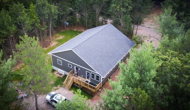 Eagle's Nest Guest House II - Less than 2 Miles to Sand Valley - 16 beds!