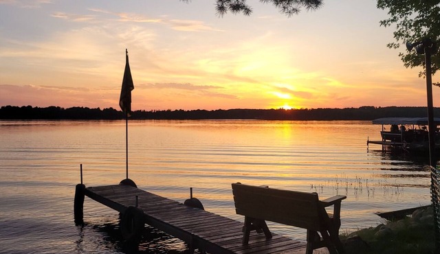 Eagle's Nest - Lakefront Cabin on the Historic Pike Lake Chain