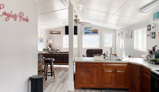 Eagle's Peak cottage near the Allegheny River