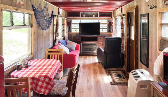 Eagle's Peak Cozy Cabin