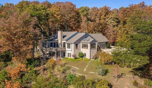 Eagle's Point - Sleeps 12 with an incredible view!