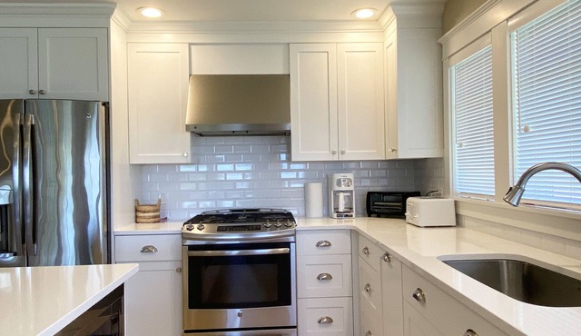 EAGLE'S VIEW LUXURY W/OCEAN VIEWS ACCESS OVERLOOKING SOUTHWEST HARBOR