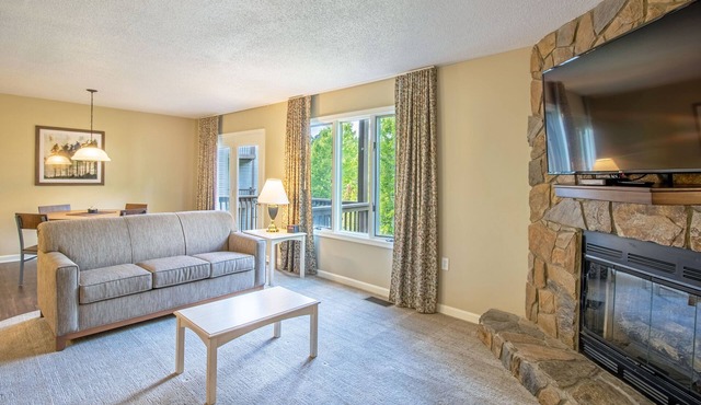 Eagle Trace Premium One Bedroom Condo