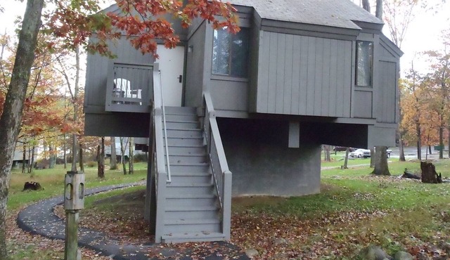 Eagle Village Resort 2br suite, Friday check-in