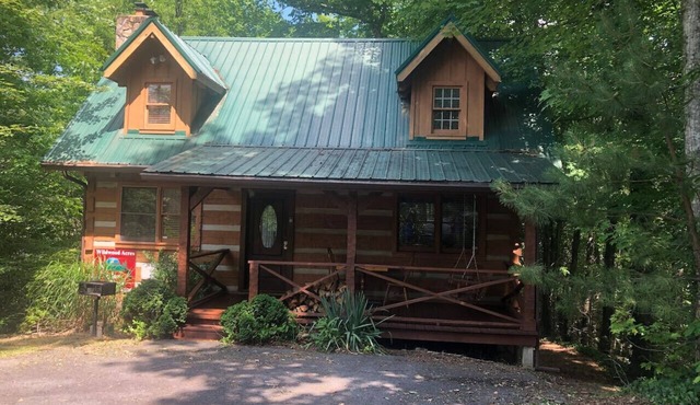 Eagles Nest -a private cabin in the mountains