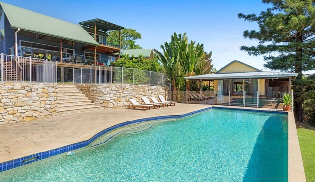 Eagles Nest - best views in Byron