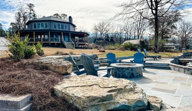Eagles Nest on Lay Lake: Firepit & Stunning Views
