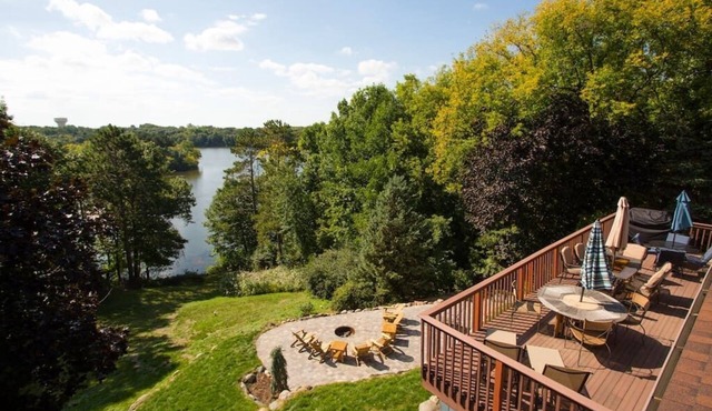 Eagle’s Nest - Lake Home with Hot Tub and Fire Pit