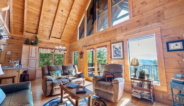 Eagles Point 3 Bedrooms 3 Bathrooms Cabin