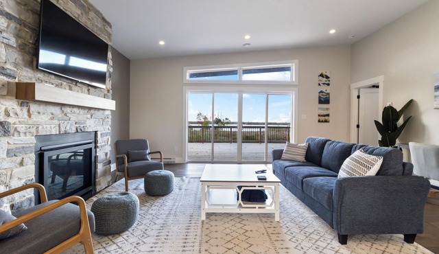 Eagles Point - Waterfront Wilderness Retreat with Stunning Views!