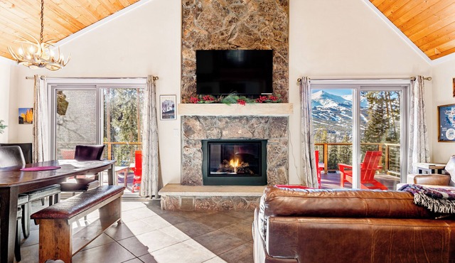 Eagles Roost - Big Mtn Views, Fenced Yard, Hiking!