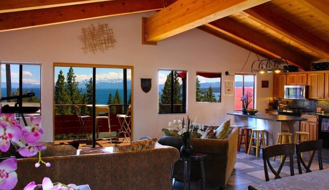 Eagles Tahoe Chalet Panoramic Lake Views & HotTub