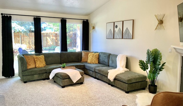 Eagle’s Treasure ~ Games, Comfort, & Great Location for the perfect stay!