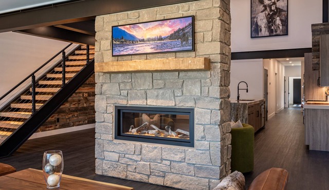 Eagles View- Perfect location near downtown Cody, New Luxury Family Condo