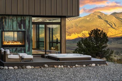 Eagles Wings, Condé Nast Luxe Yellowstone Retreat