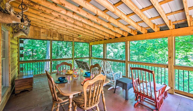'EaglesView on the Loyalsock' Creekside Cabin