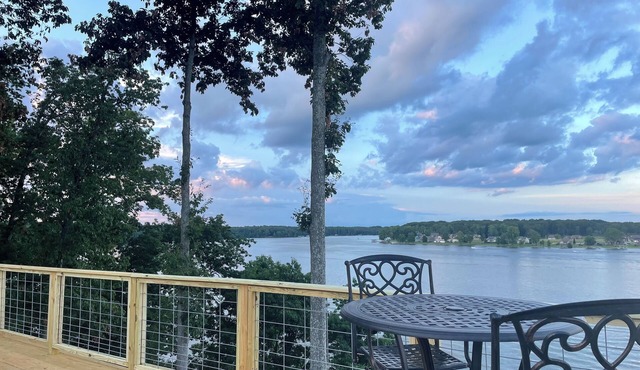 EagleTree - Couples Unique Destination w Hot Tub & Private Dock on Wheeler Lake
