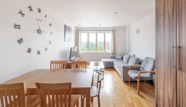 Ealing Apartment 3 beds 2 baths