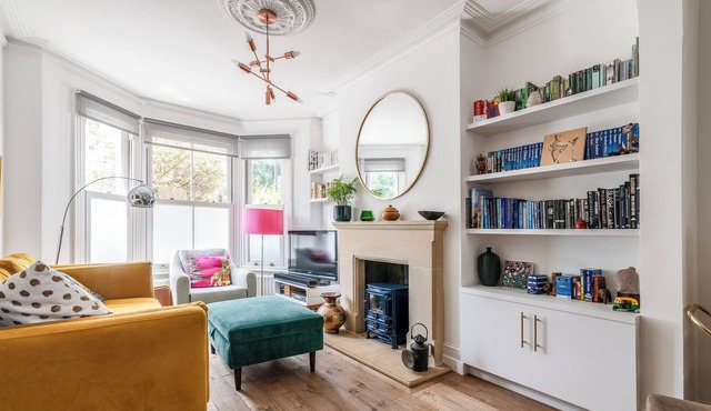 Ealing's Cozy Garden Retreat