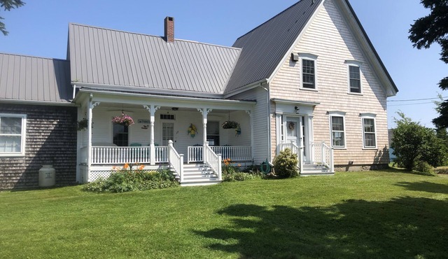 Early 1800's Bayfront Farmhouse